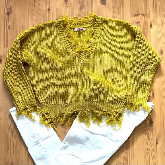 Love Tree Women's Frayed Sweater Yellow Size Large Good Condition - Picture 1 of 9